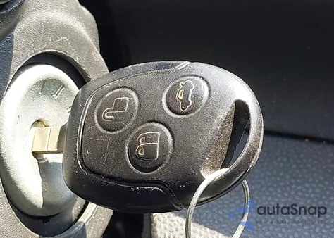 2014 Ford Fiesta Se z USA, uszkodzony, nr VIN 3FADP4BJ9EM211010